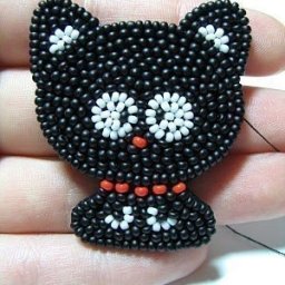 Брошь-котик из бисера
