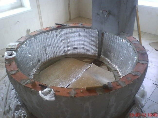 Оригинальная ванна из кирпича своими руками