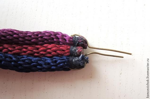 Браслет-коса из шнуров кумихимо