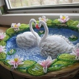 Лебеди из бисера