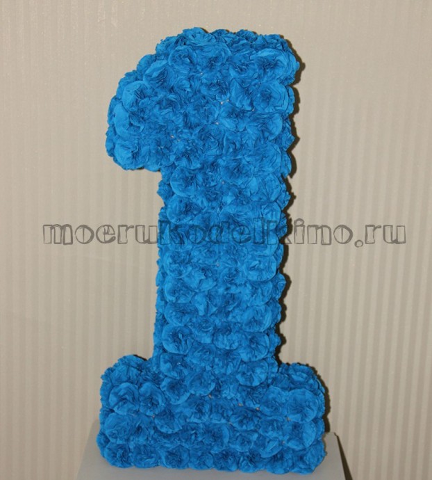 Праздничные цифры с цветами из салфеток Праздничные цифры с цветами из салфеток