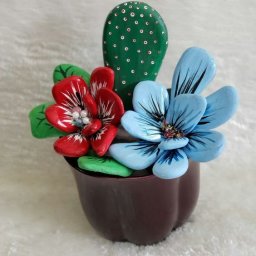 ​Разукрашиваем камни в виде кактусов