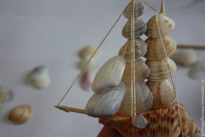 Кораблик из морских ракушек
