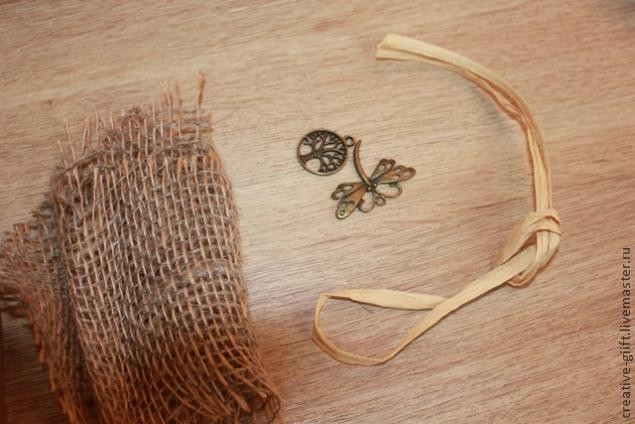 Крафтовая подарочная коробка