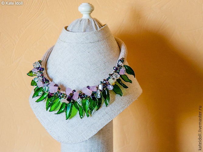Колье из пластиковой бутылки Колье из пластиковой бутылки