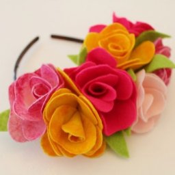 Ободок с цветами из фетра