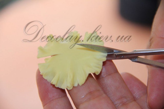 Лепим красивую  правдоподобную гвоздику