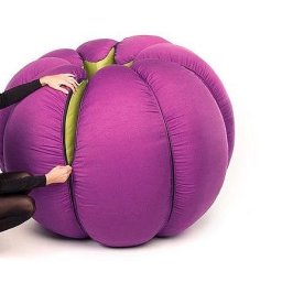 Необычный пуф в форме мандарина