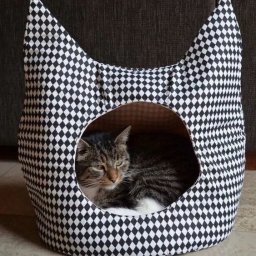 ​Разные виды лежачков для домашних питомцев