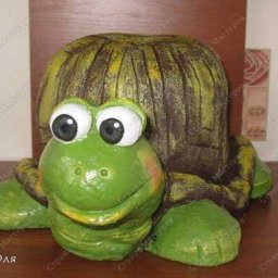 Садовая черепашка из форм от пластиковых бутылок