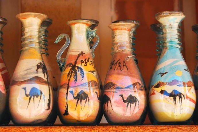 Создание картин в бутылках с цветным песком
