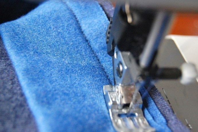​Техника вшивания широкого пояса-резинки в трикотажные изделия