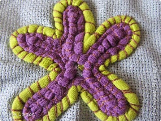 ​Вышивка пряжей из старых футболок