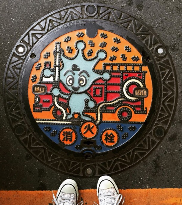 Дизайн канализационных люков в Японии