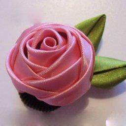 ​Как сделать крученую розу из ткани