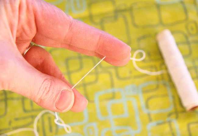 Нитка-резинка для выполнения сборки