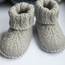 Бесшовные пинетки спицами