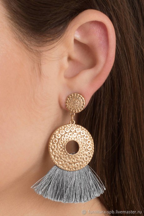 Делаем кисточку из ниток