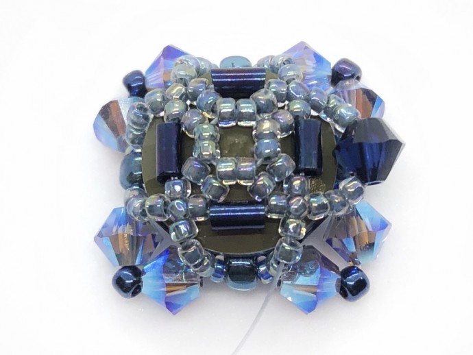 Лаконичные серьги-квадратики