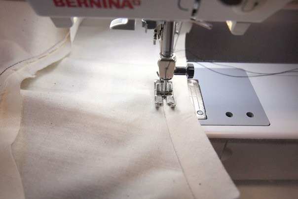 Обработка горловины косой бейкой