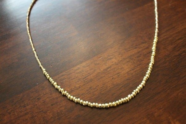 ​Ожерелье из бисера с крупным узлом