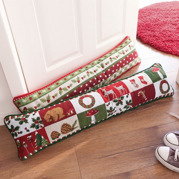 Забавные подушки от сквозняков