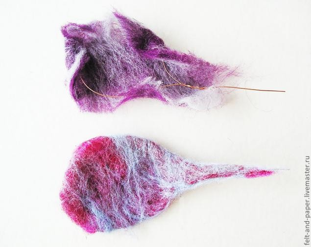 Брошь в виде розы из войлока и органзы Брошь в виде розы из войлока и органзы