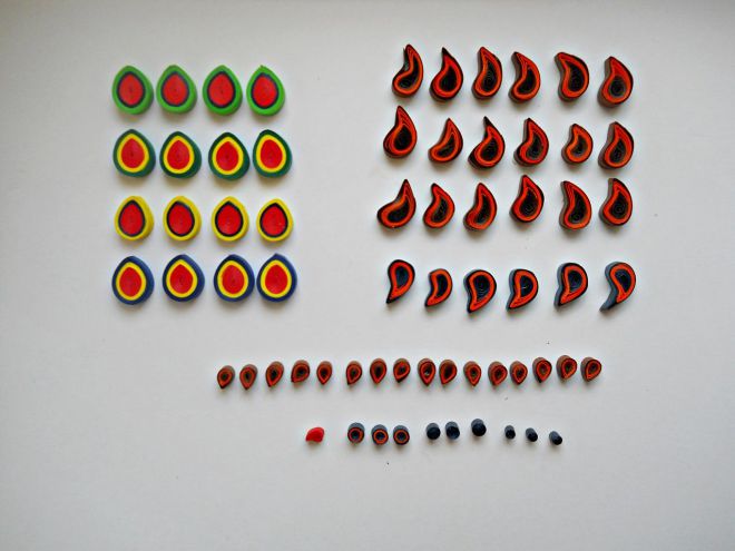 Павлины в технике квиллинг