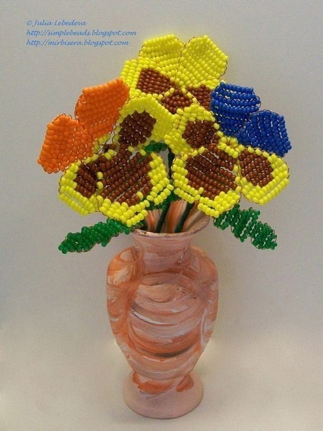 ​Анютины глазки из бисера