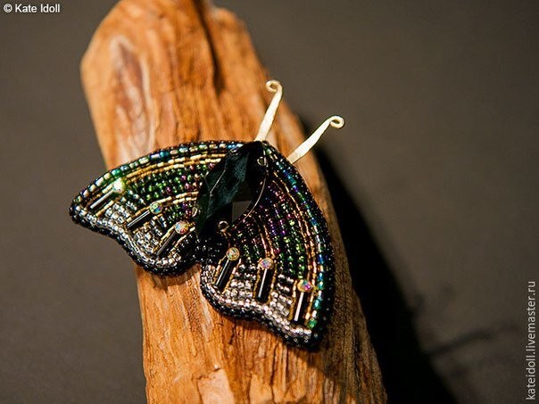 ​Брошь в виде мотылька