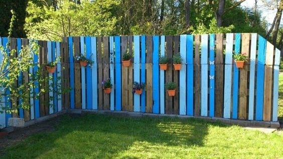 ​Оригинальное украшение заборов