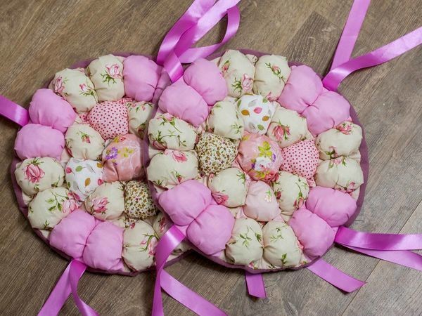 Круглые подушки в технике bubble quilt