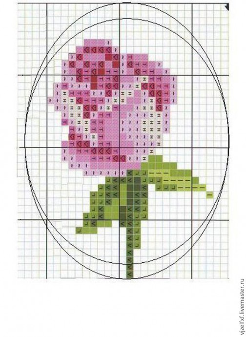 Маленькая брошь с вышивкой