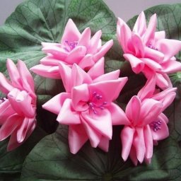 ​Милый цветочек из лент