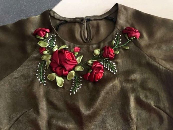 ​Декор блуз и маечек: вышивка лентами