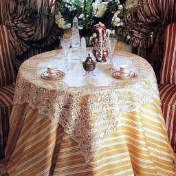 Очень красивая скатерть
