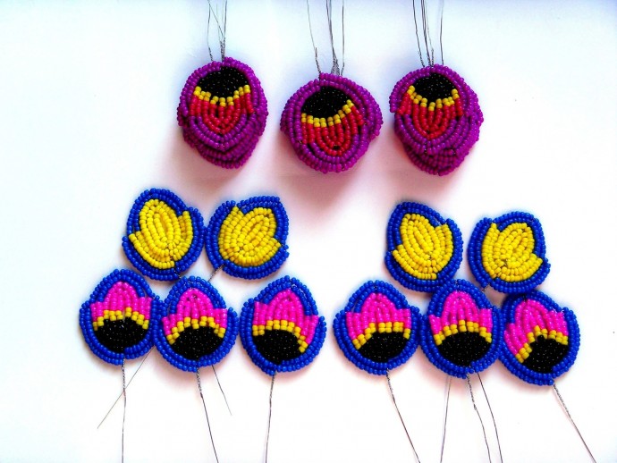 ​Яркие пестрые орхидеи из бисера