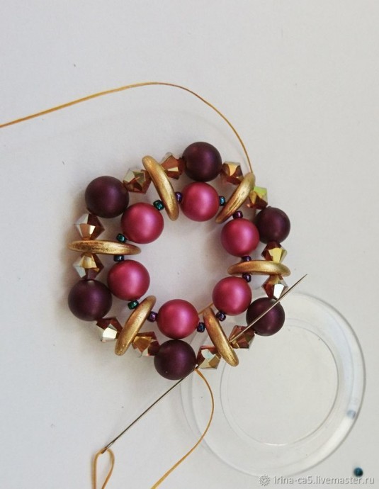 Брошь-кулон из бисера