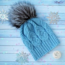 ​Невероятно красивая шапочка спицами с косами