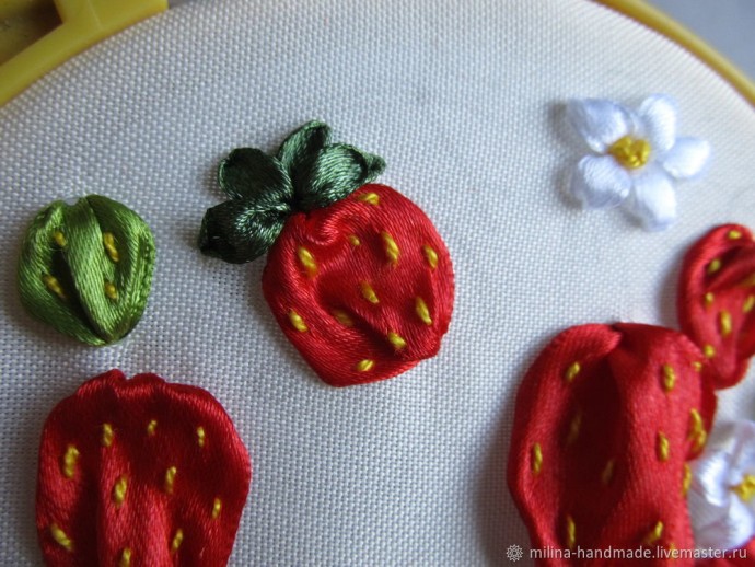 Вышивка клубники атласными лентами Вышивка клубники атласными лентами