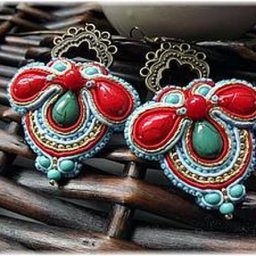 Серьги в технике сутажной вышивки