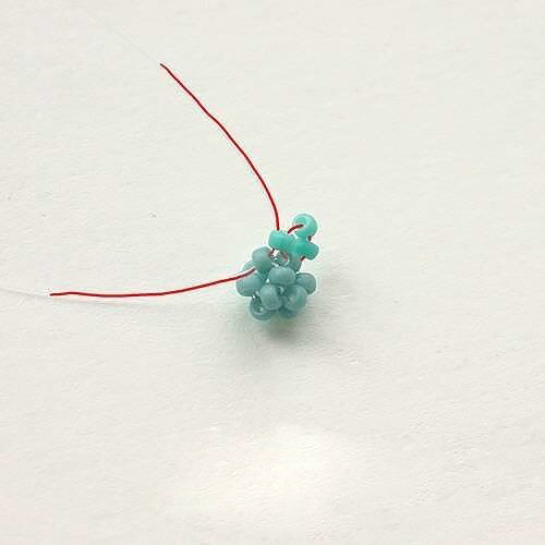 ​Квадратный жгут из бисера