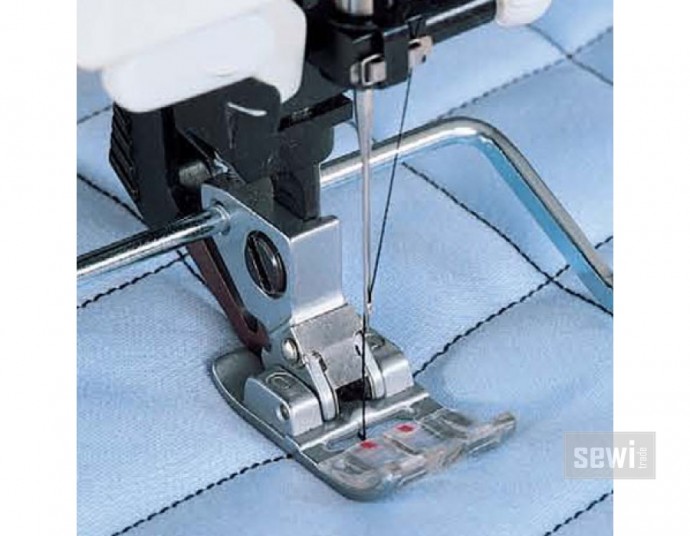 Лапки и приспособления, помогающие сделать ровную строчку