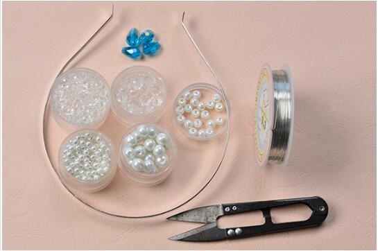 Прекрасная новогодняя корона своими руками