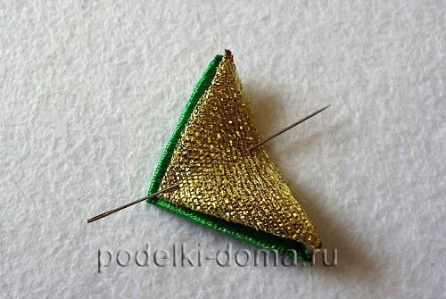 Елочка из лент канзаши