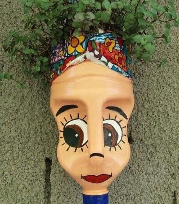 Кашпо в виде голов из пластиковых канистр: смешные идеи