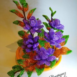 ​Чарующий фиолетовый цветок из бисера