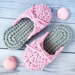 Уютные домашние тапочки из трикотажной пряжи