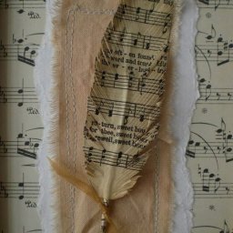 Винтажное перо для декора