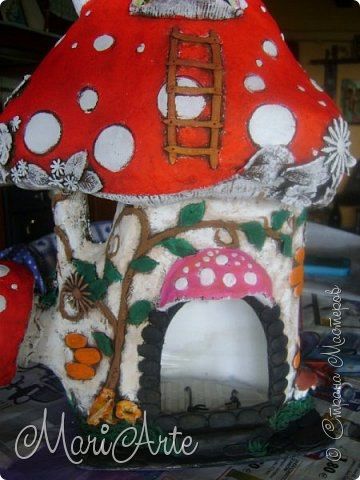 Домишко из пластиковой емкости